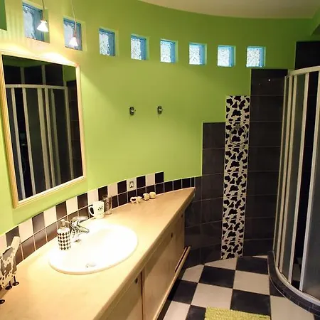 Luxury 7 *